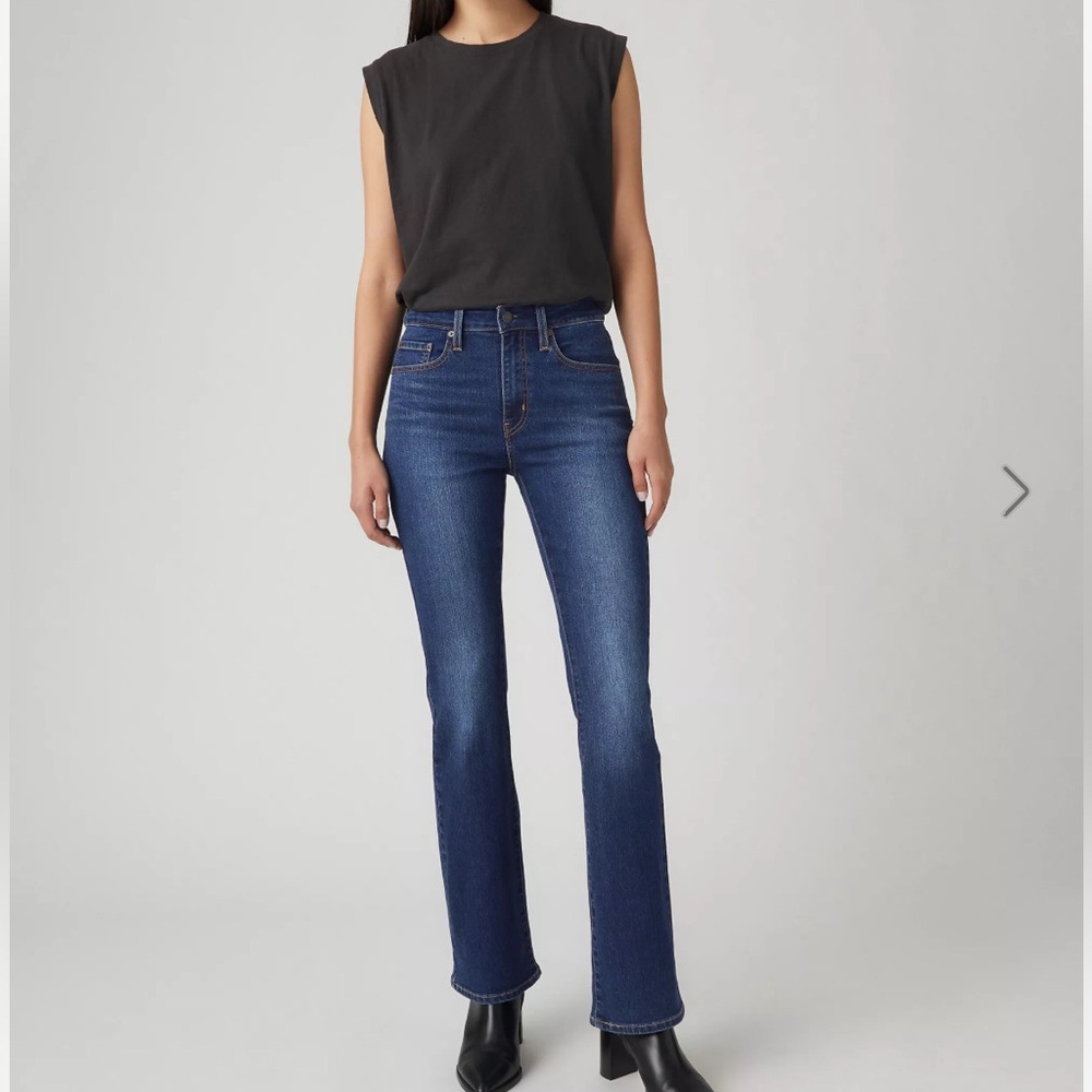 Levi’s 725 high rise bootcut